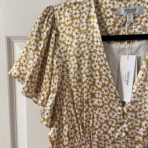 Reece flutter sleeve mini dress - Picture 2 of 6